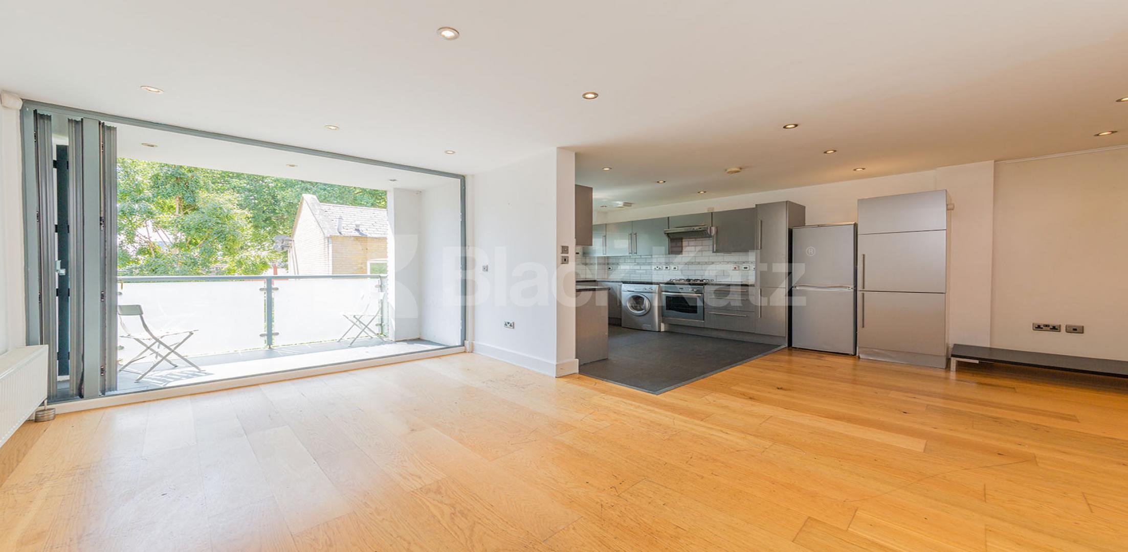 Perfect for entertaining 1 Bedroom, Un Furnished Flat in Bethnal Green Road E2